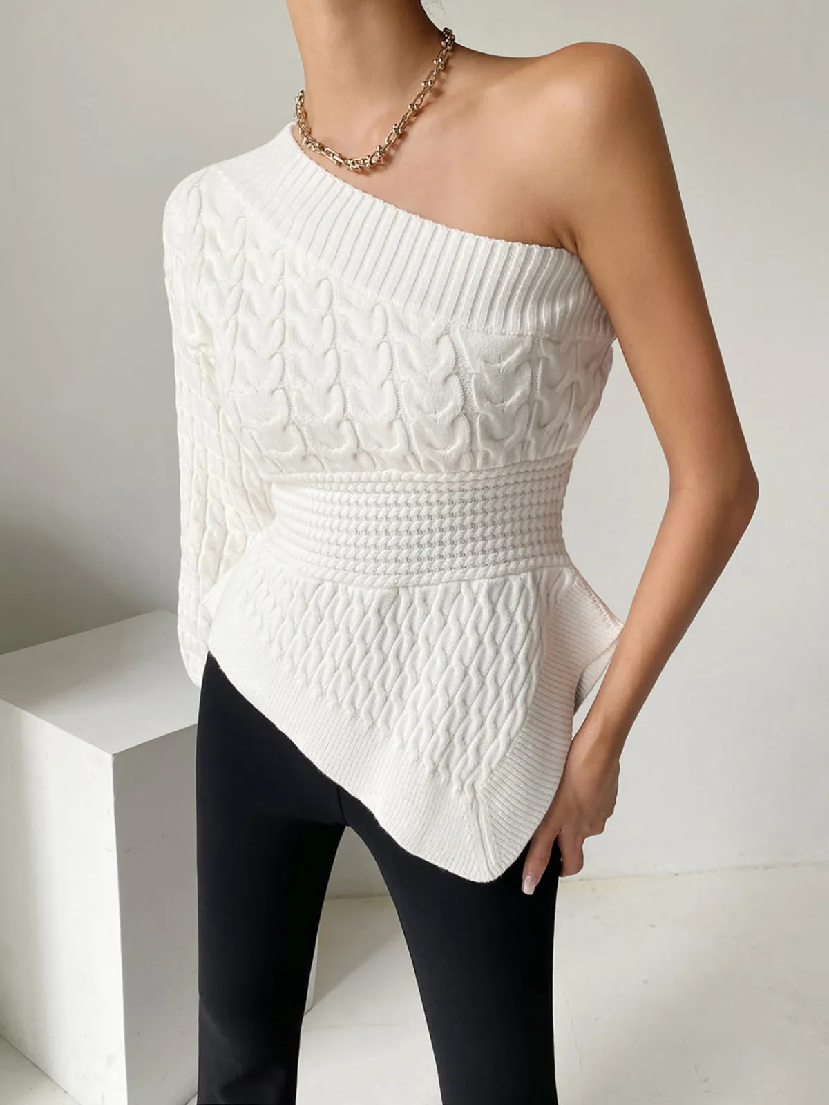 One Shoulder Asymmetrical Trendy Cable Knit Sweater