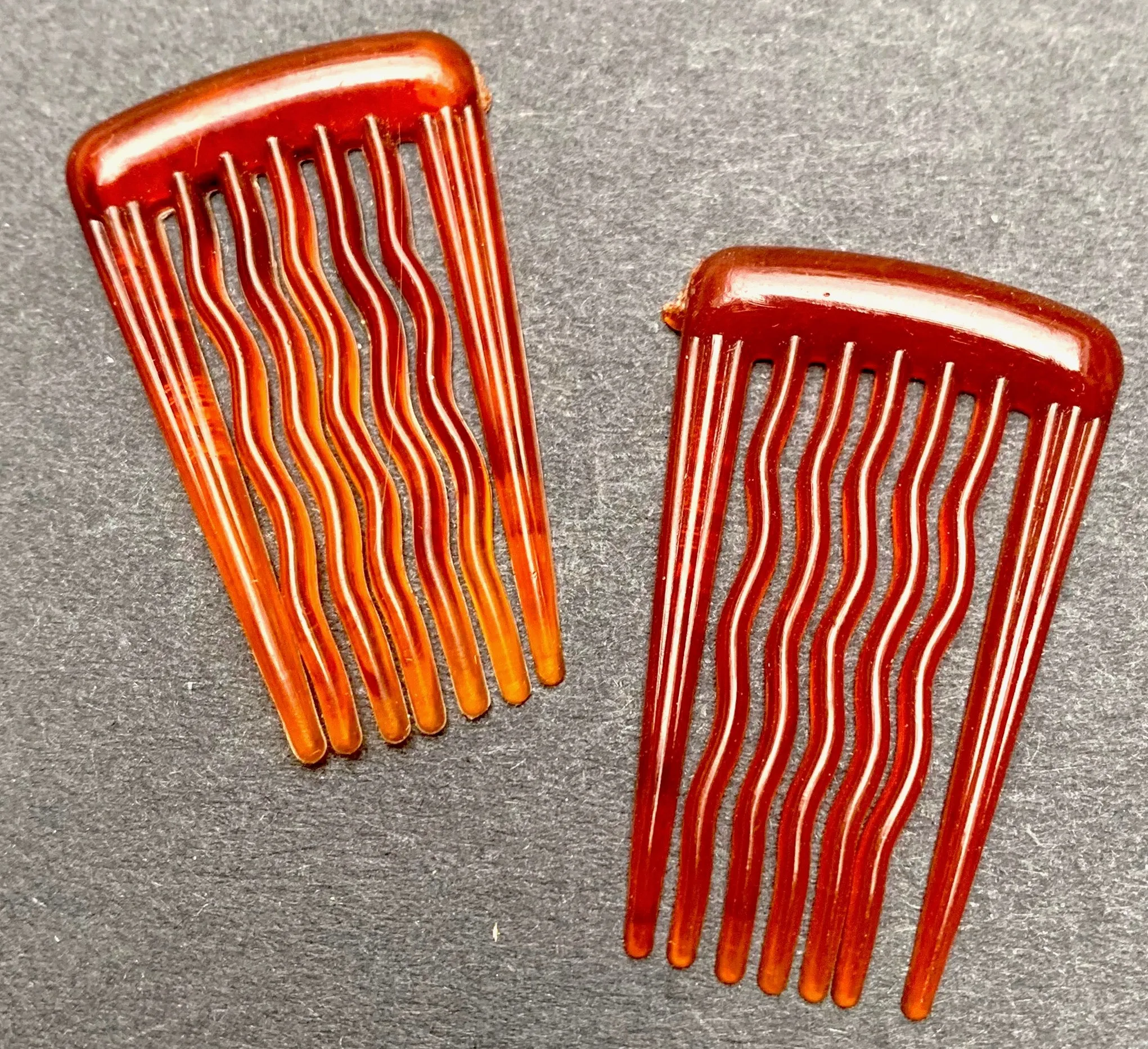 Pair of Little 1" / 2.3cm Vintage Hair Combs. with Waved Teeth.. Small But Effective !