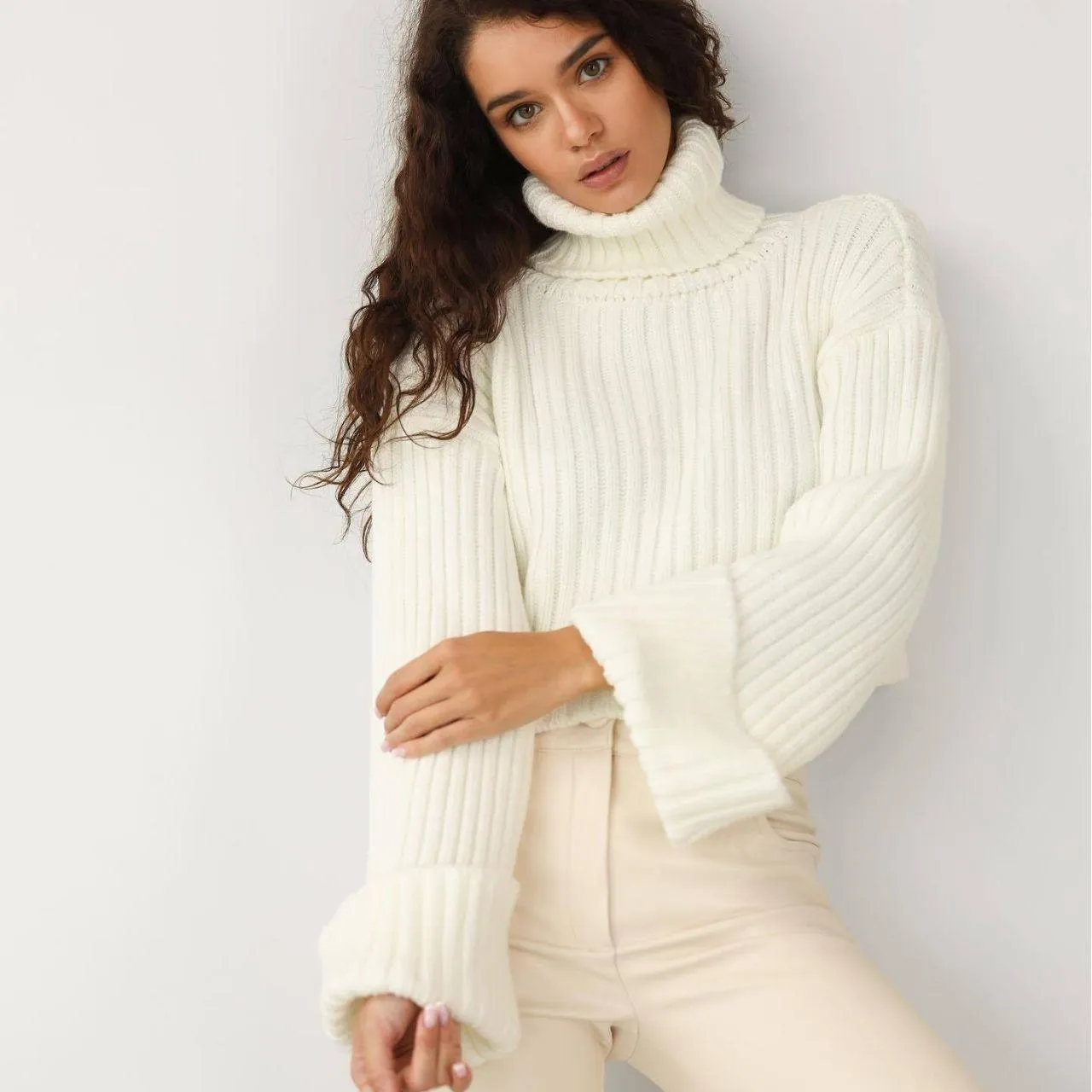 Stylish Striped Turtleneck Sweater for Women – Ultra-Short Loose Fit Design